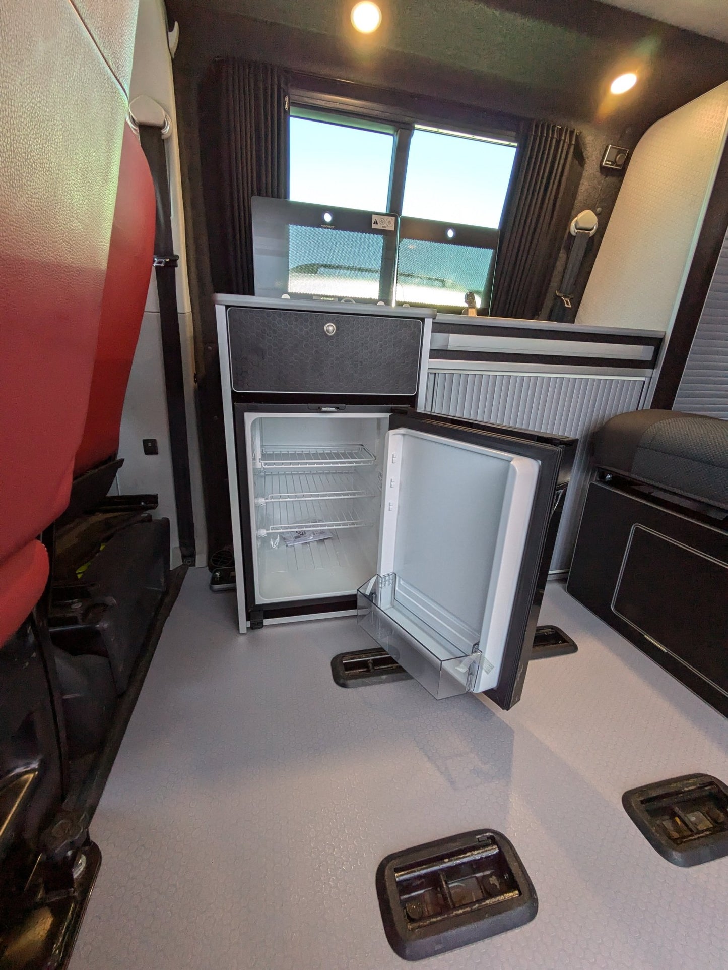 COMBI PACK Transporter - System / RIB bed Volkswagen Transporter SWB (Not including the fridge) - Vangear UK