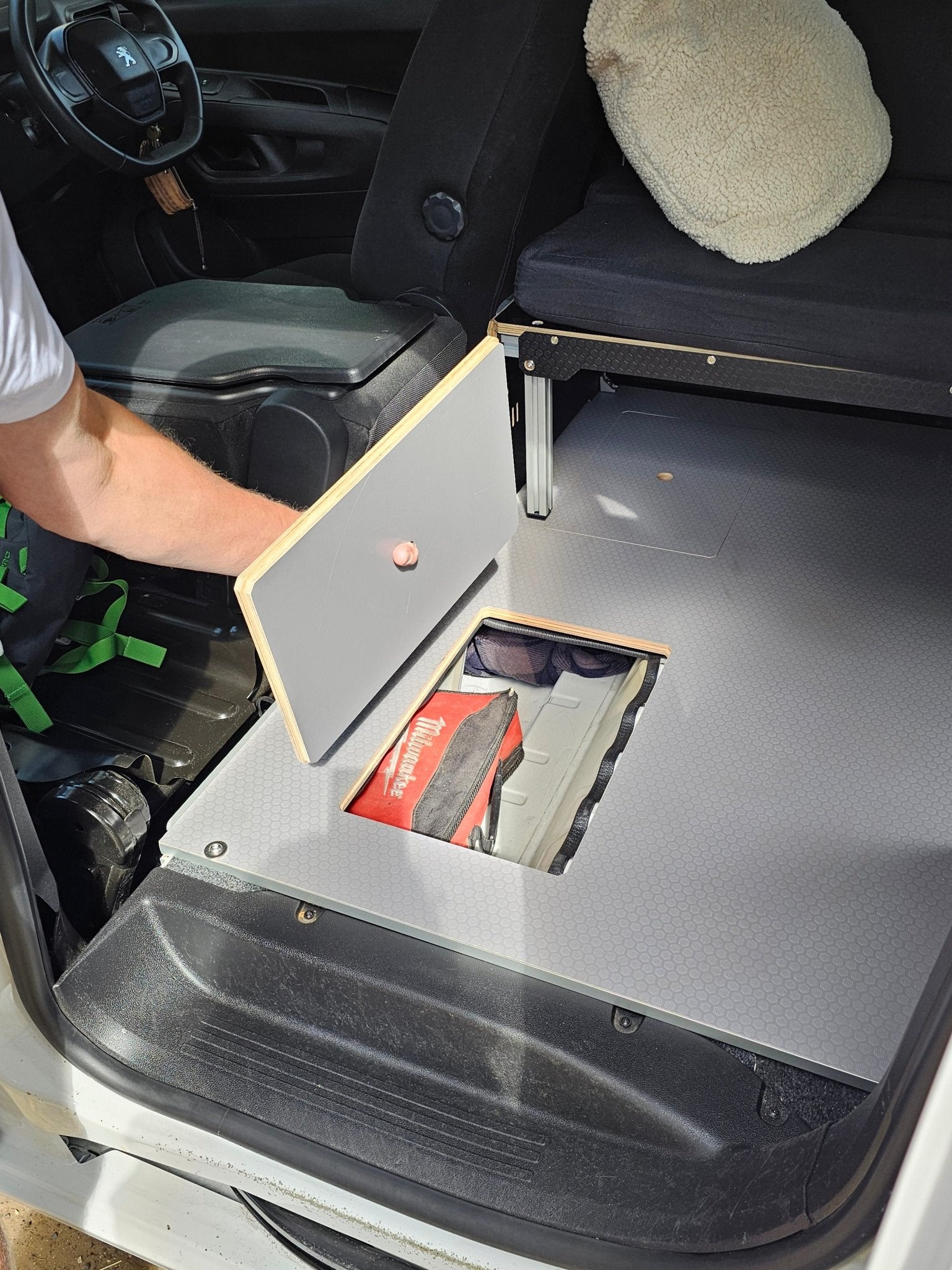 FOR SALE - Peugeot Partner 2021 Campervan with a Vangear "Freerunner" conversion. - Vangear UK