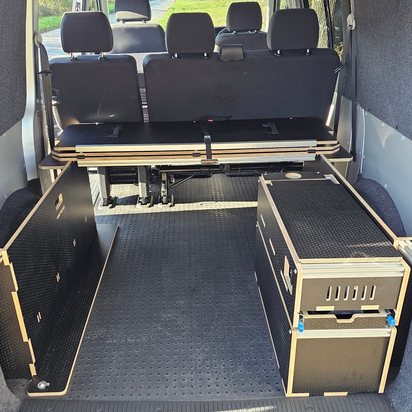 Kombi Crew Cab Bed System for Volkswagen T5 T6 T6.1 kombi - Vangear UK