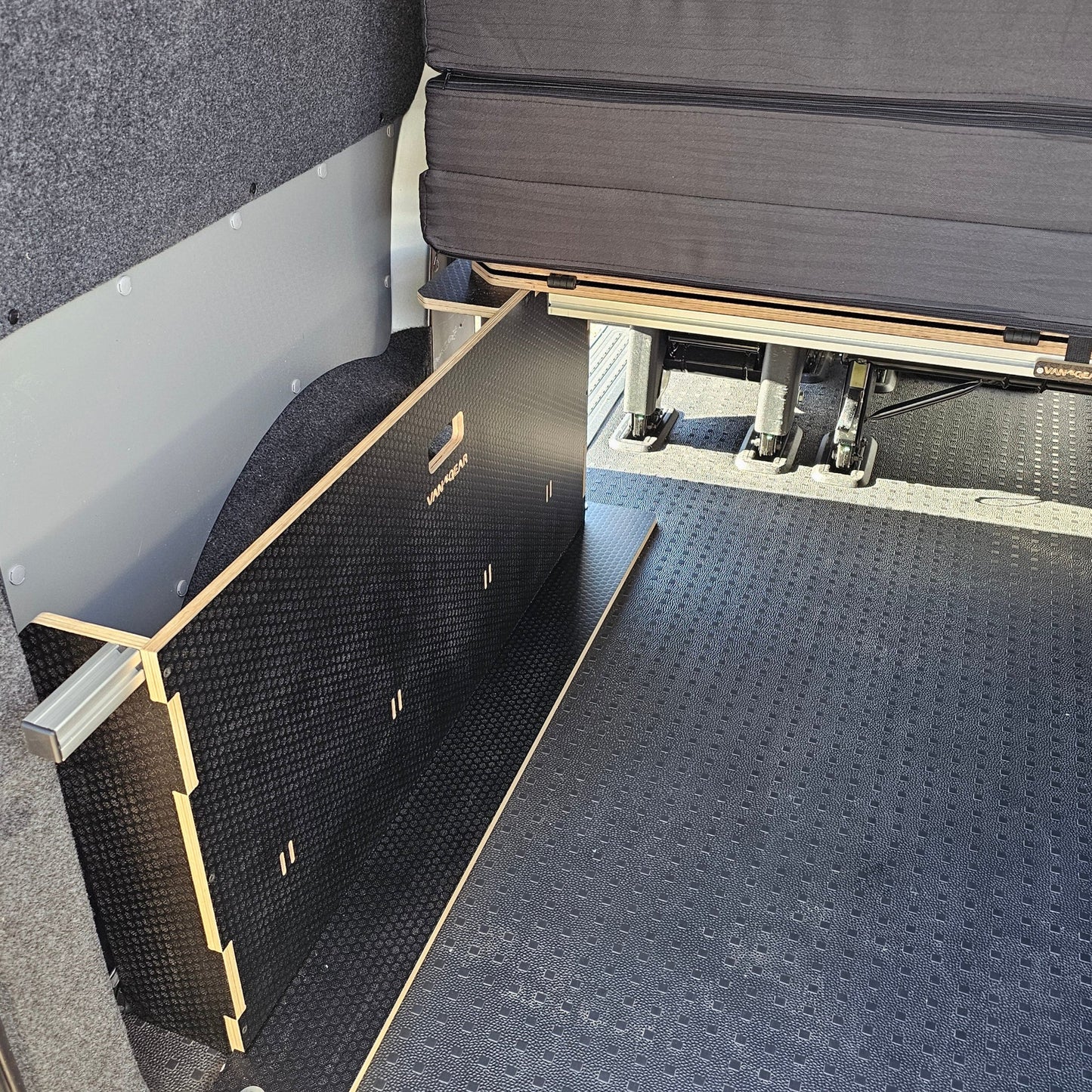 Kombi Crew Cab Bed System for Volkswagen T5 T6 T6.1 kombi - Vangear UK