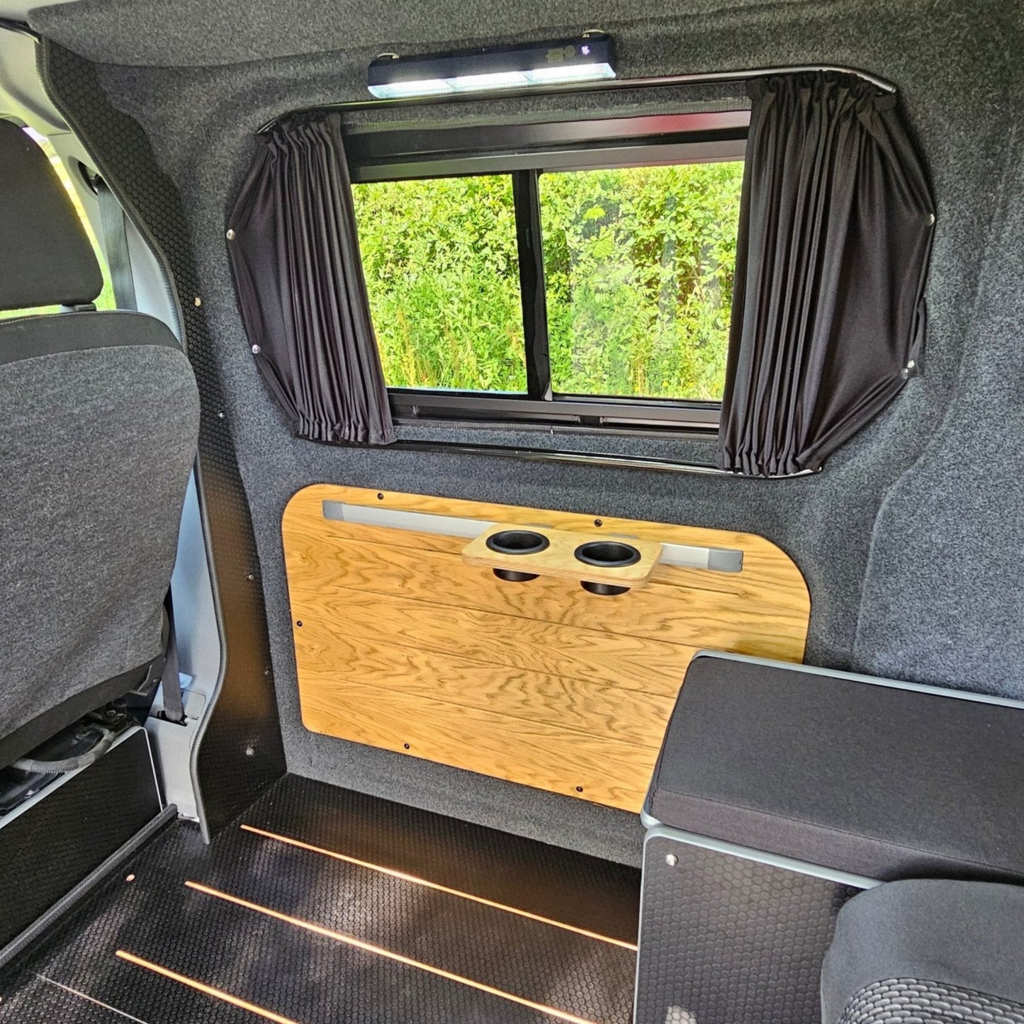 Mito rail small table with 2 cup holders - Vangear UK