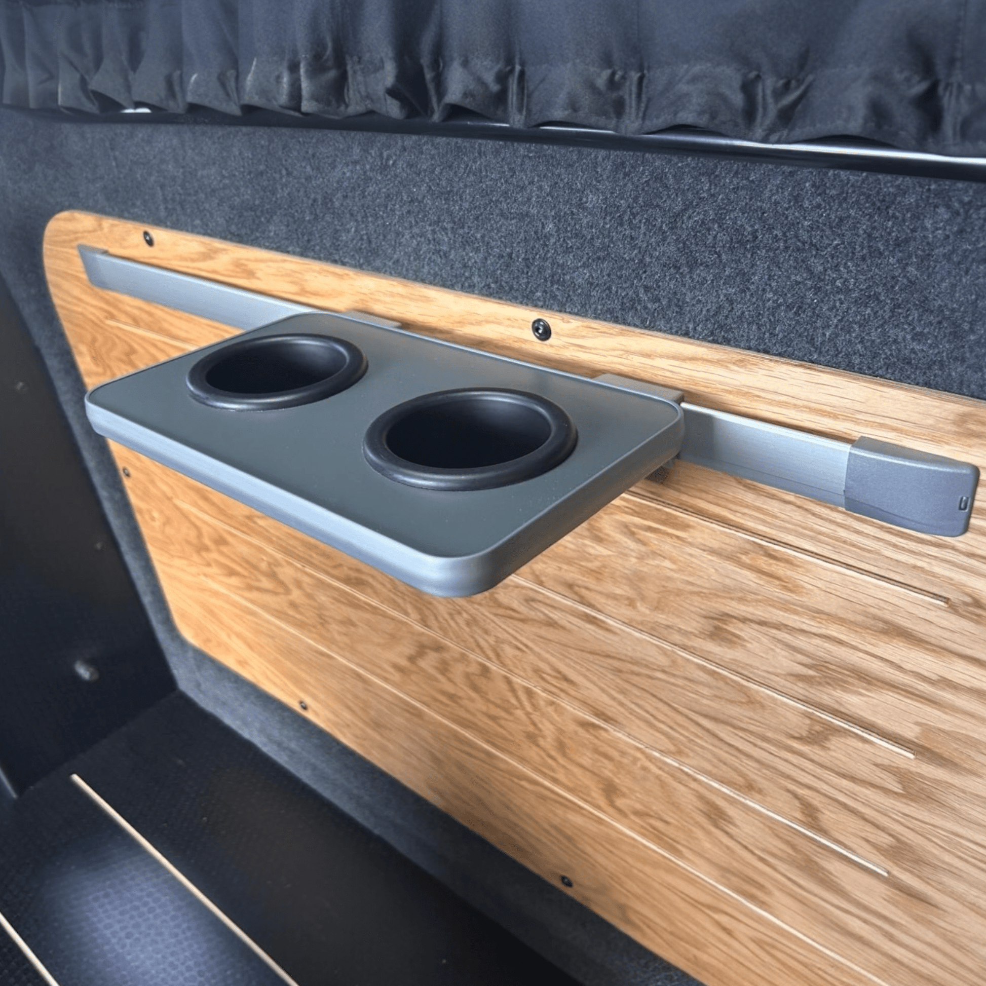 Mito rail small table with 2 cup holders - Vangear UK