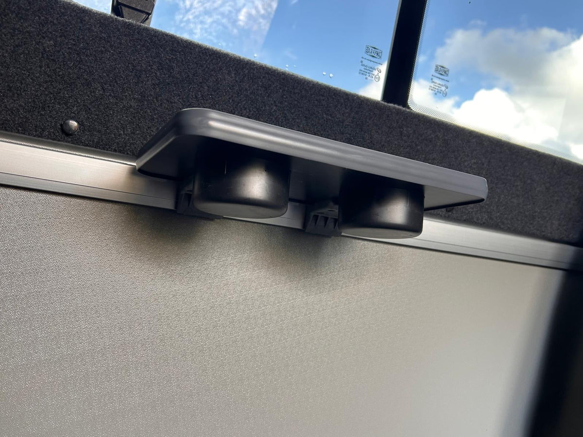 Mito rail small table with 2 cup holders - Vangear UK
