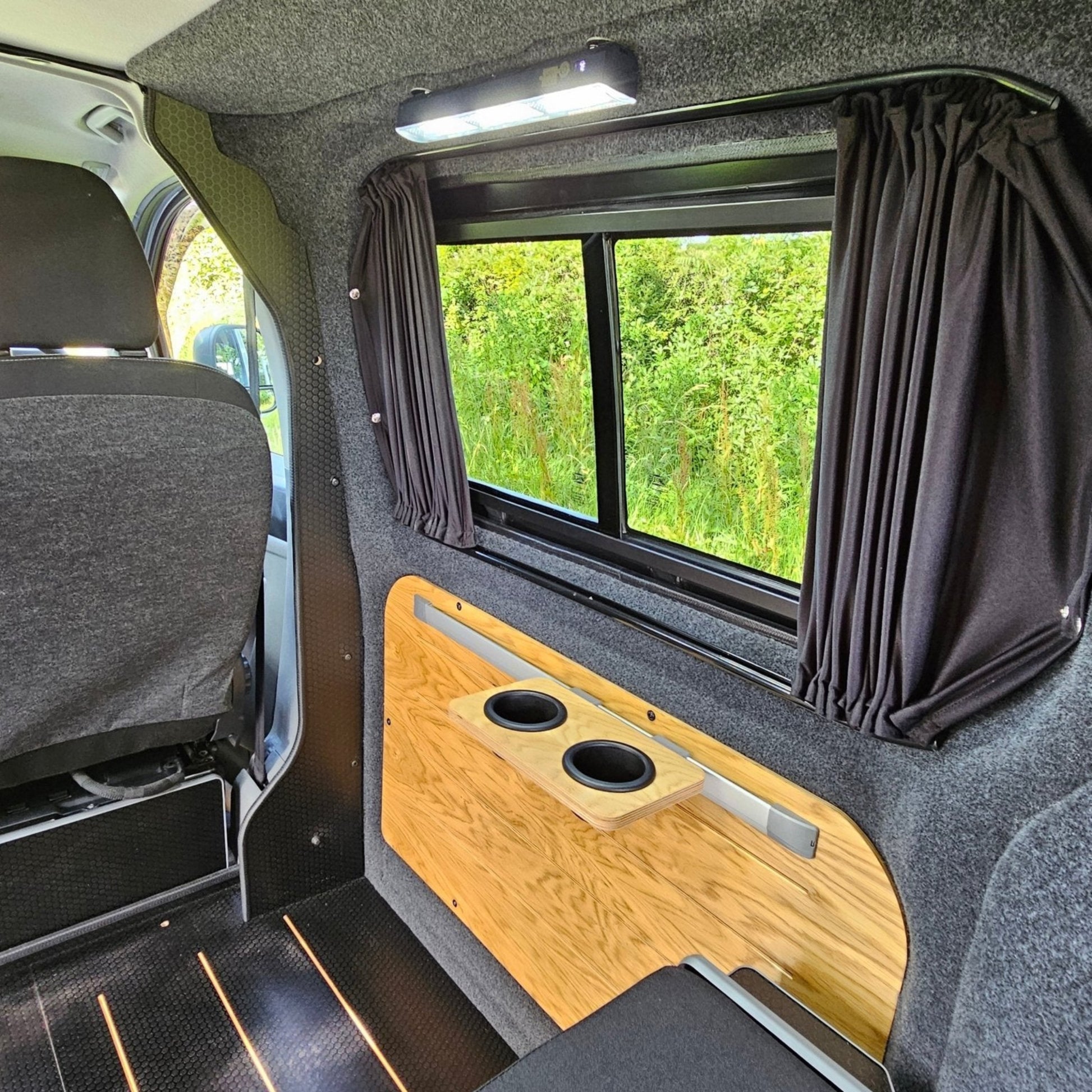 Mito rail small table with 2 cup holders - Vangear UK