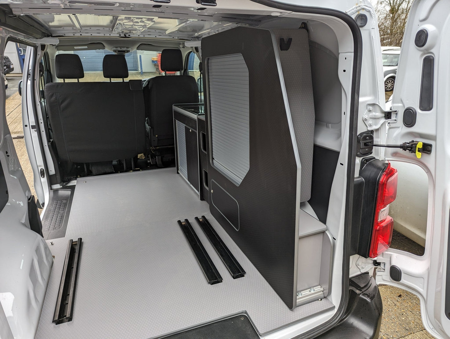Toyota Proace/Peugeot Expert/Citroen Dispatch - Campervan Modular System (fridge not included) - Vangear UK