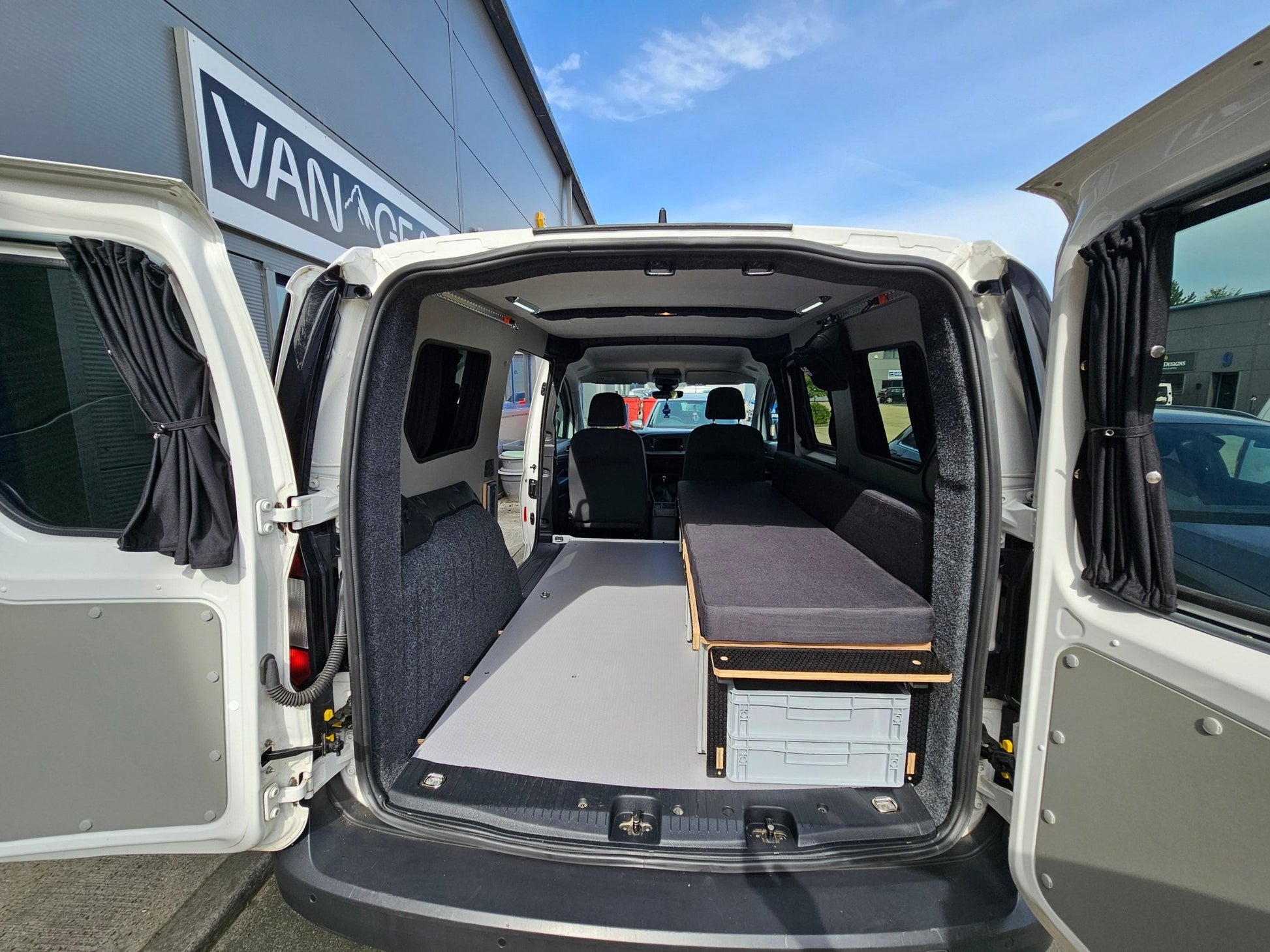 Volkswagen Caddy Maxi mk5 Compact - Bed by Vangear - campervan bed - Vangear UK