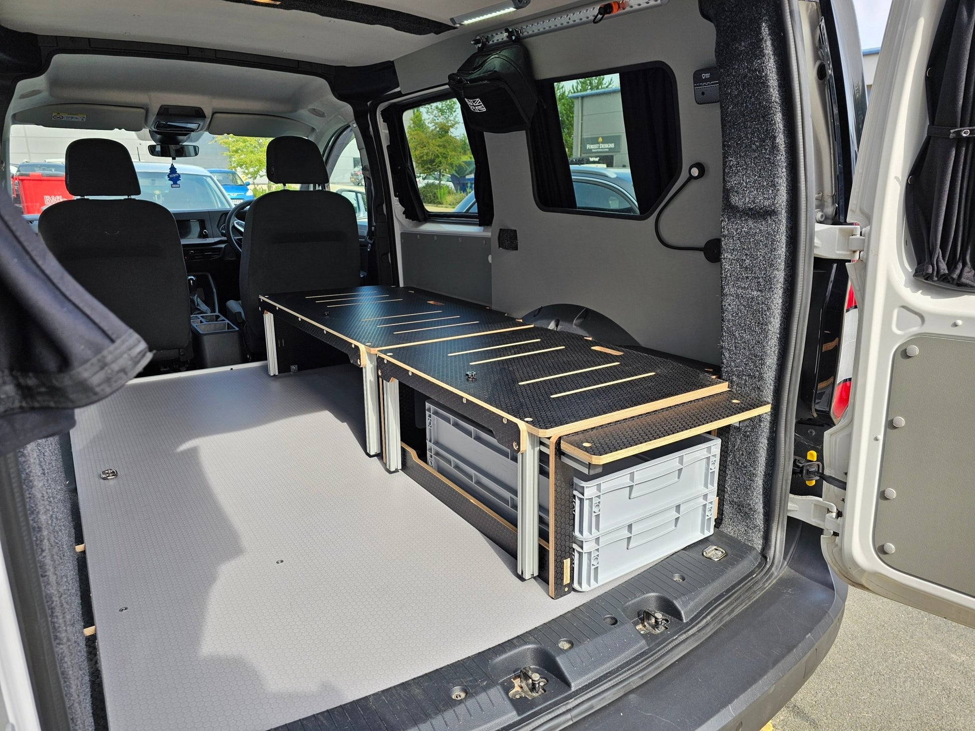 Volkswagen Caddy Maxi mk5 Compact - Bed by Vangear - campervan bed - Vangear UK